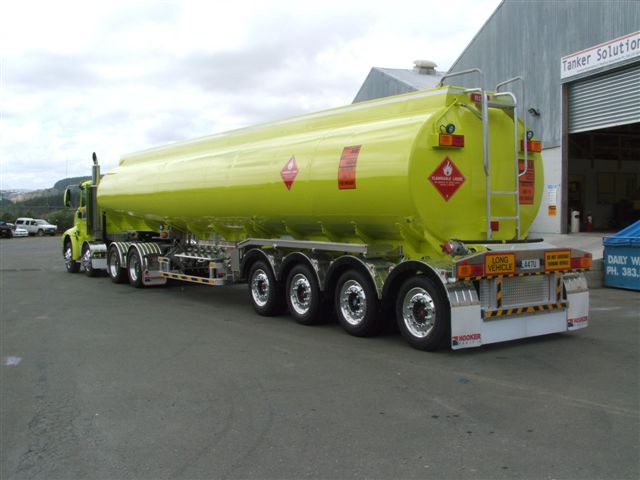 Hooker Quad Axle Semi Road Tanker